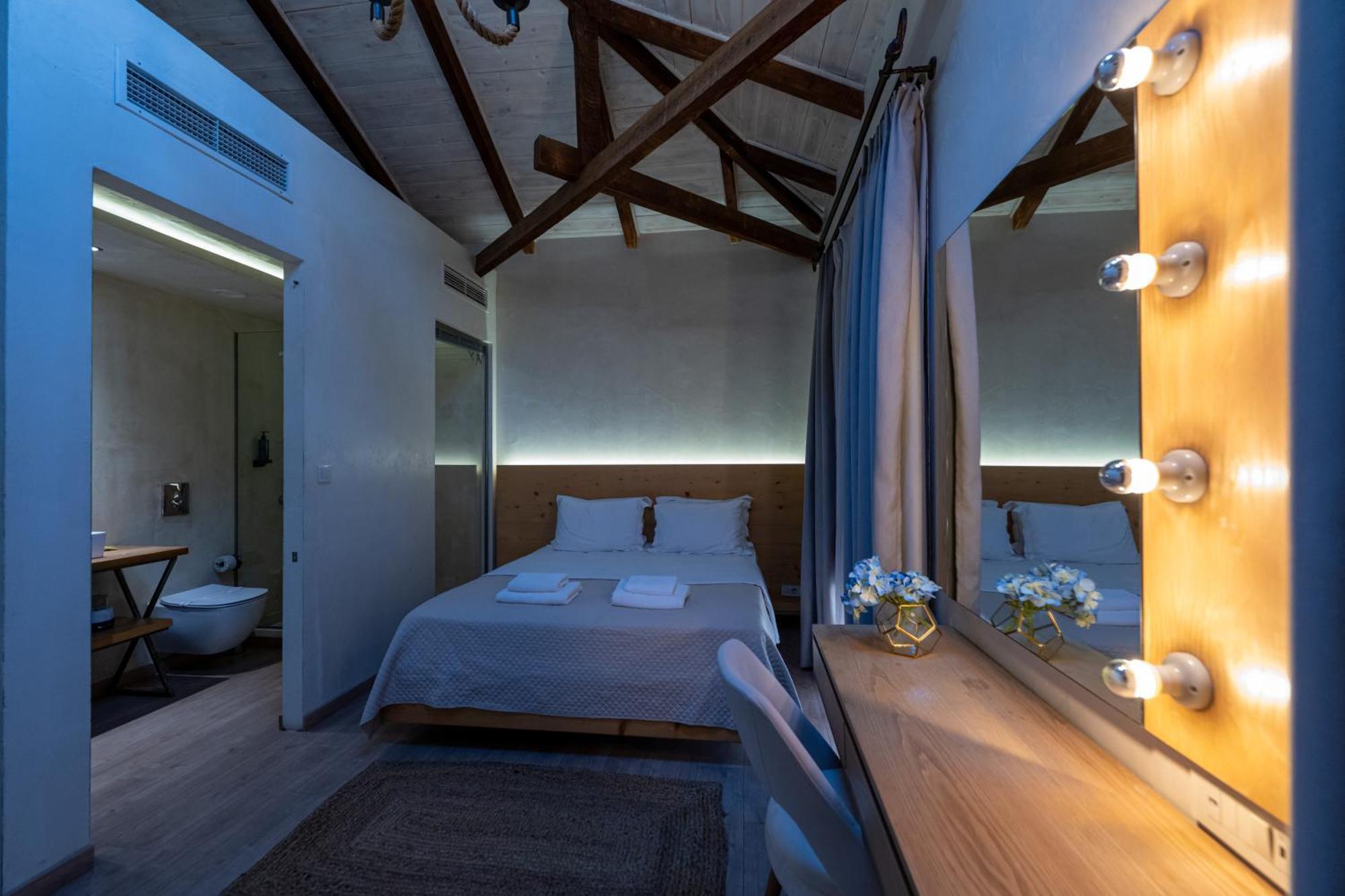 Panellinion Luxury Rooms Каламата Екстериор снимка