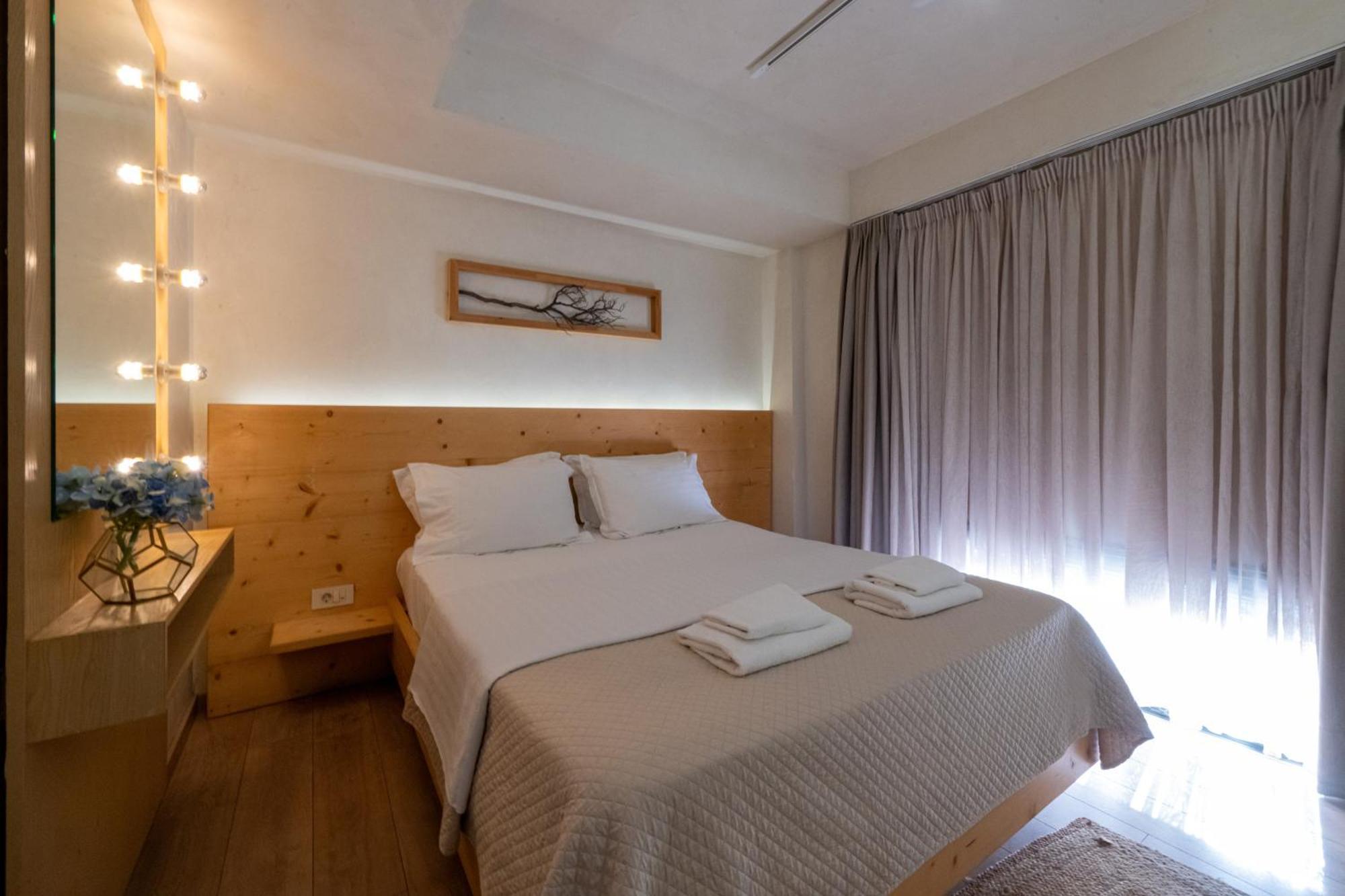 Panellinion Luxury Rooms Каламата Екстериор снимка