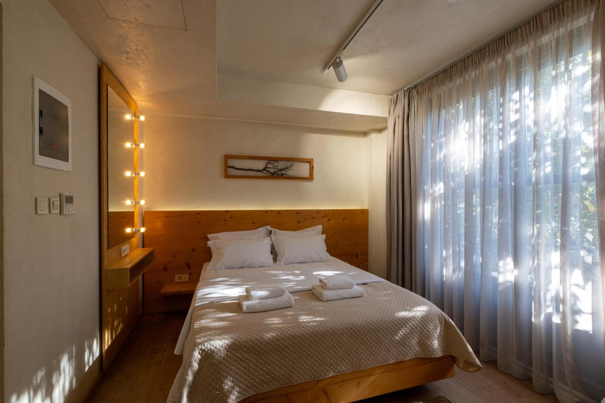 Panellinion Luxury Rooms Каламата Екстериор снимка