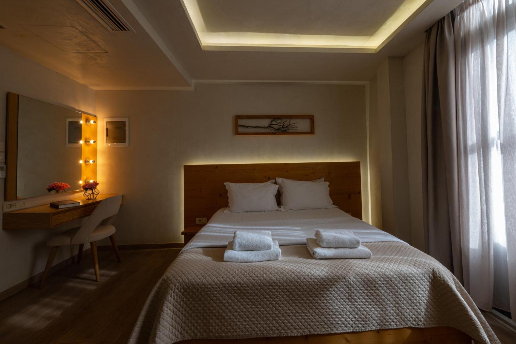 Panellinion Luxury Rooms Каламата Екстериор снимка