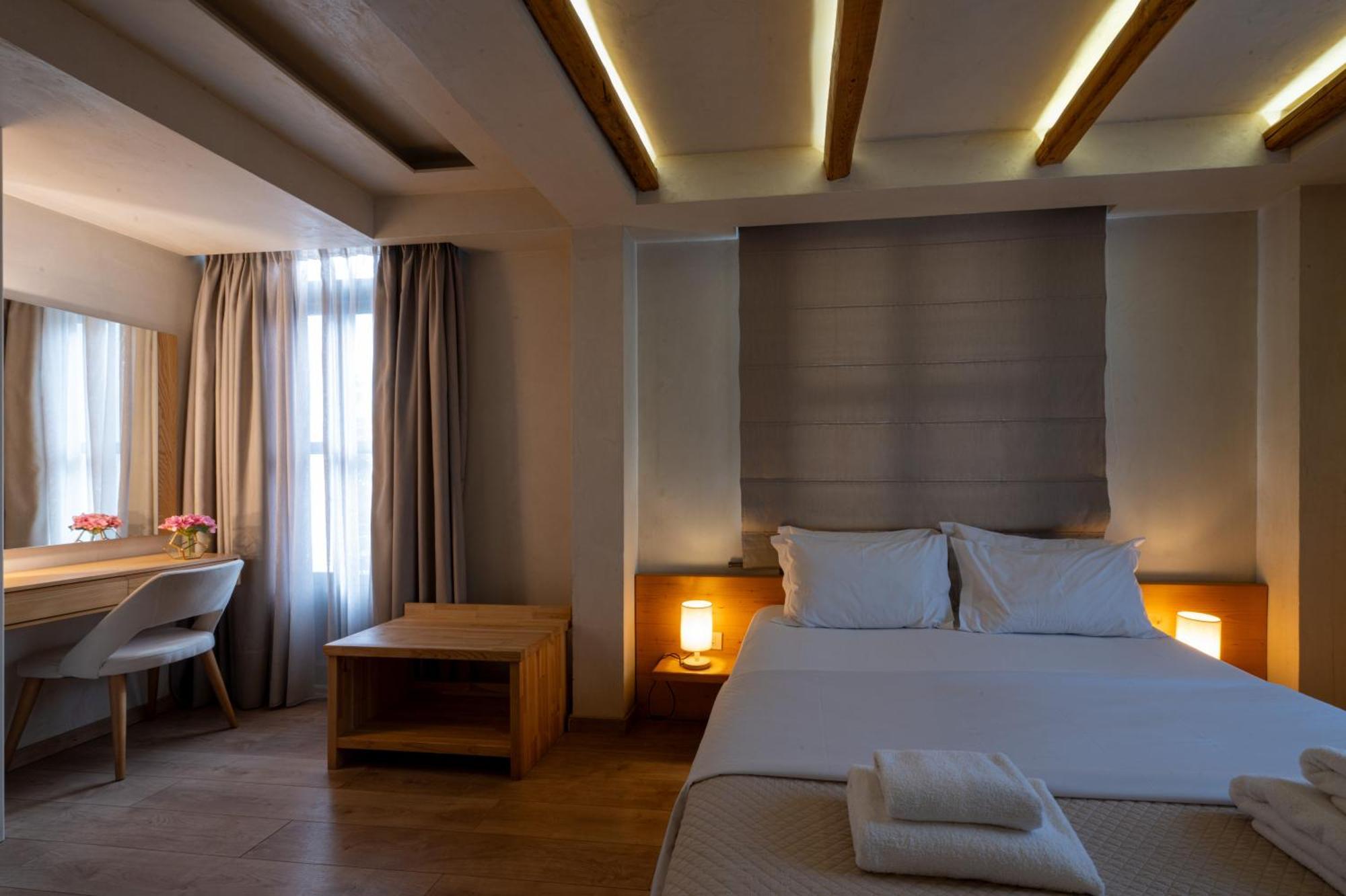 Panellinion Luxury Rooms Каламата Екстериор снимка
