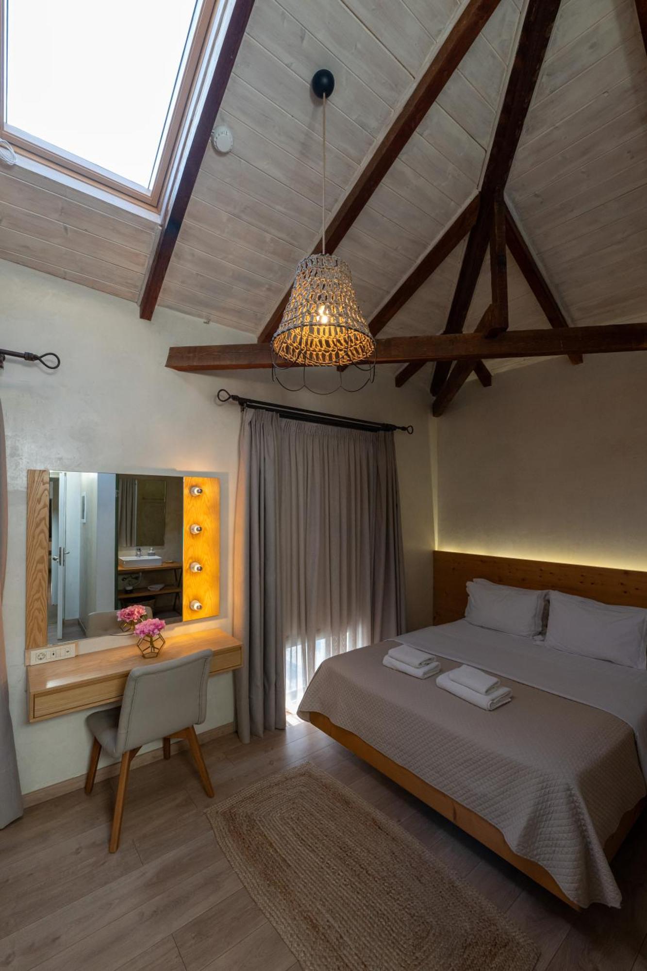 Panellinion Luxury Rooms Каламата Екстериор снимка